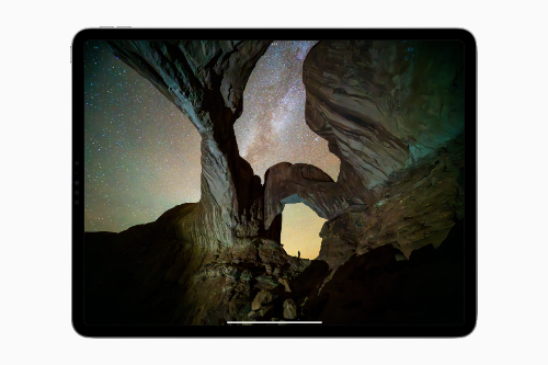 iPad Pro features the world’s most advanced display — a new breakthrough Ultra Retina XDR display with state-of-the-art tandem OLED technology — providing a remarkable visual experience.