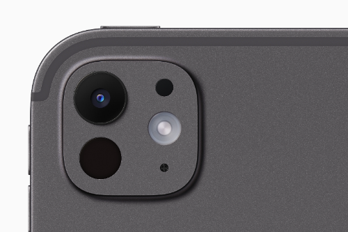 The 12MP back camera on the new iPad Pro captures vibrant Smart HDR images and video, and offers a new adaptive True Tone flash that makes document scanning better than ever.